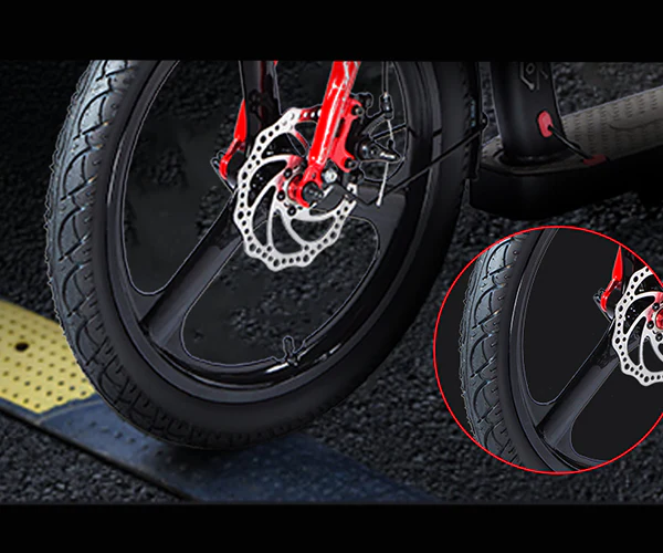 自転車のタイヤとディスクブレーキ