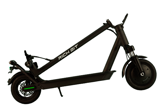 黒色の電動キックスケーター