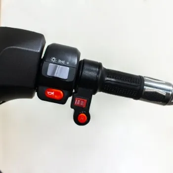 電動バイクのハンドル部分
