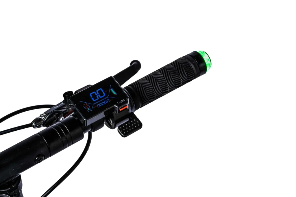 電動自転車のハンドルと液晶画面